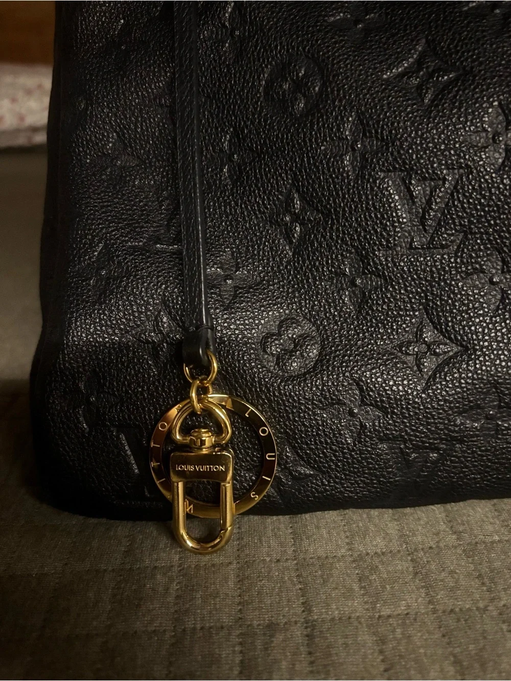 Louis Vuitton Artsy MM Hobo Bag AUTHENTIC